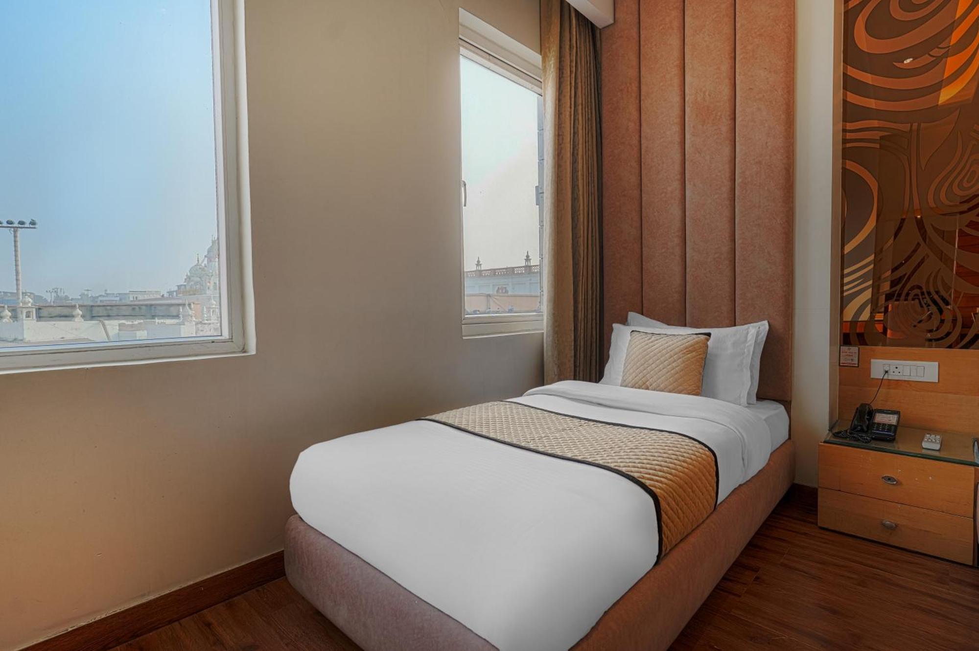 Csjs Inn Hotel Амритсар Экстерьер фото