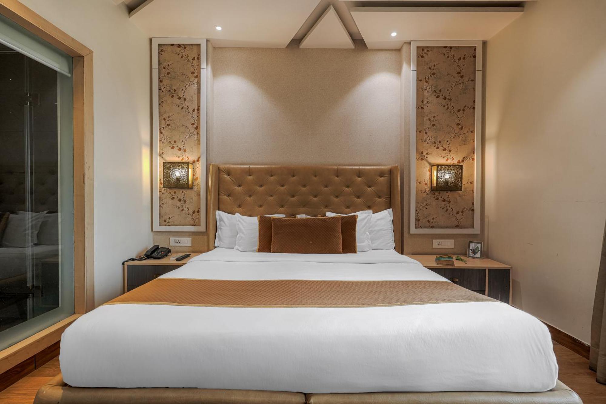 Csjs Inn Hotel Амритсар Экстерьер фото